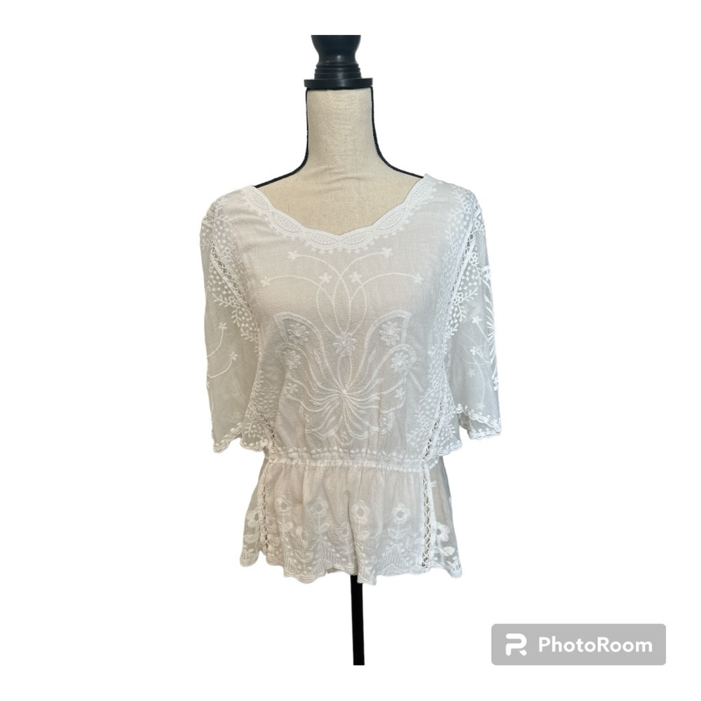 Forgotten grace beautiful size L lace and crochet top